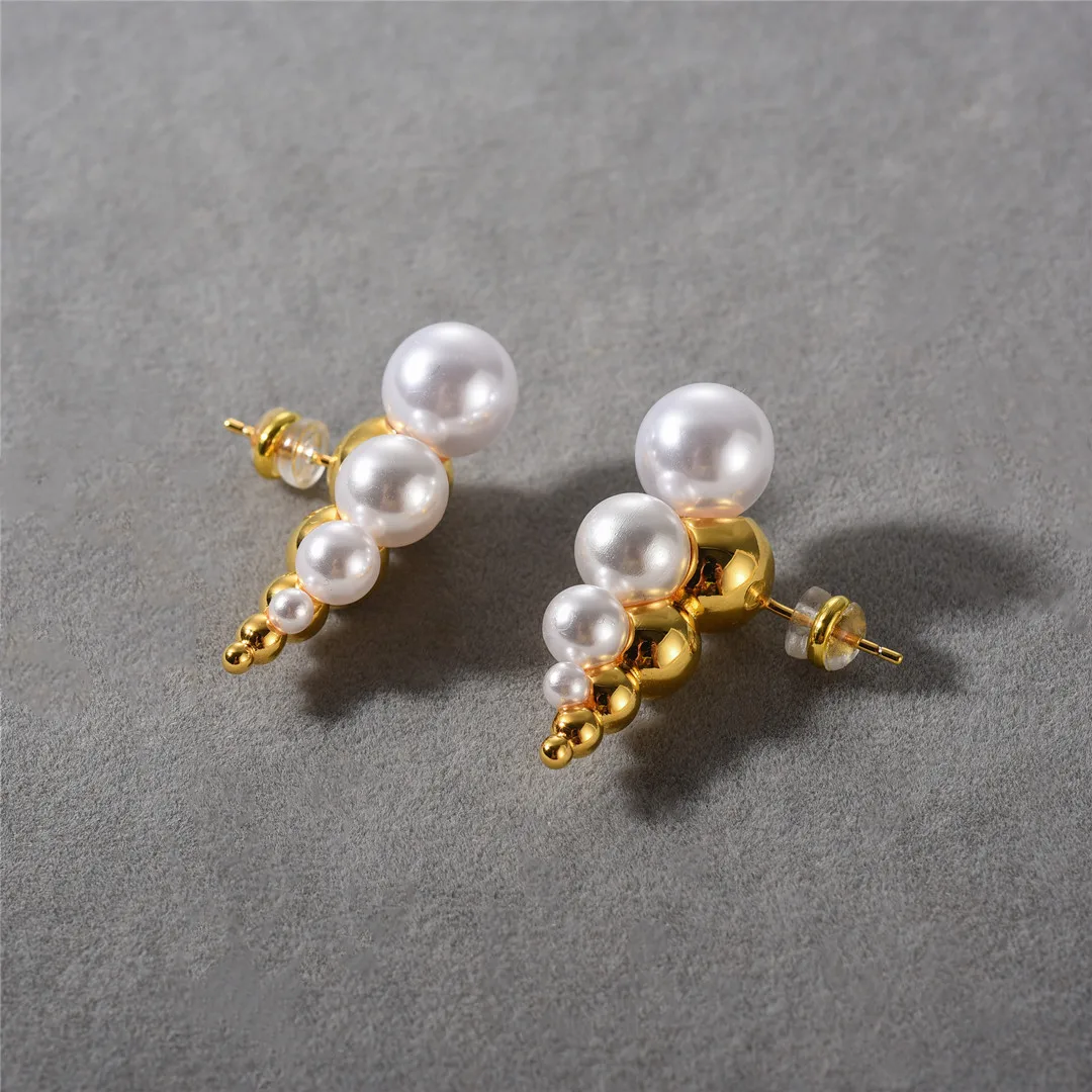 

Культивированный пресноводный жемчуг (4-7 мм), альпинистские уши из позолоченного стерлингового серебра