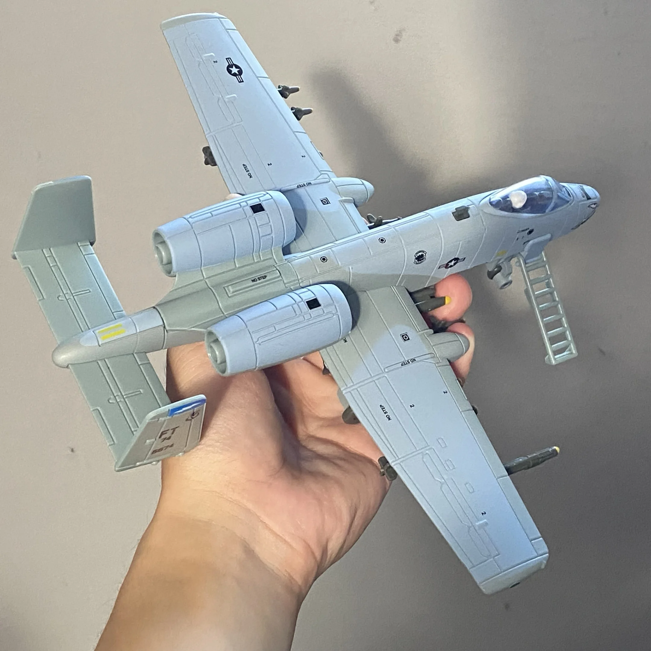1:72 썬더볼트 II A-10 워트호그 합금 다이캐스트 전투기 모형 사운드 라이트 장난감 성인용 취미 장식품 선물