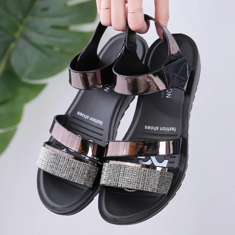 Summer New Mother Shoes Flat Sandals Women Aged Leather Bottom Fashion Rhinestones Sandals Comfortable Old Shoes Rome Sandals