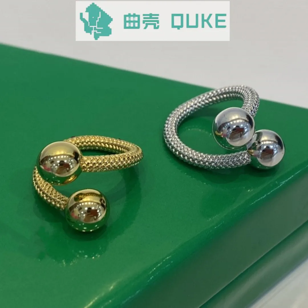 

New French Simple and Personalized Pure Copper Gold and Silver Weaving Rope Design with Double Ball Open Ring for Women