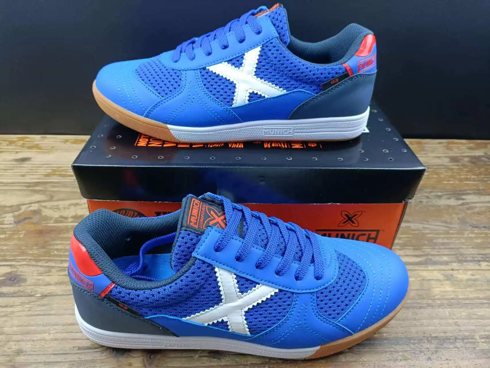 Fashion casual sports shoes men's women's wear-resistant comfortable stable badminton shoes table tennis