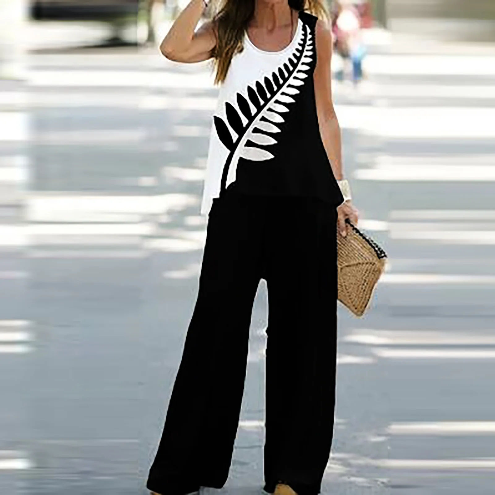 

2024 Women 2 Piece Outfits Boho Casual Printed Vest Sleeveless Top Loose Wide Leg Pants Trousers Two Piece Set Elegant Suit