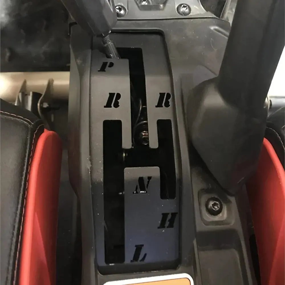 

2024 MOTO Maverick X3 UTV 3mm Iron Spray Black Gear Shift Gate For Can am Maverick X3 MAX 2017-2023 MAX X R RR XMR XDS Turbo
