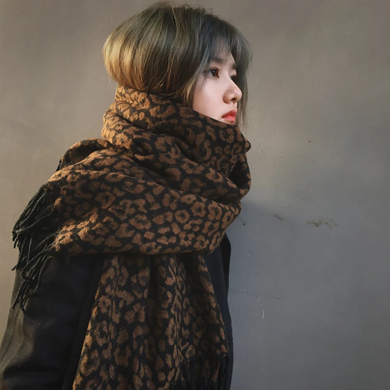 

Designer Brand New High Quality Fashion Leopard Print Wool Scarf for Women Winter Thickened Warm Shawl Dual Purpose Cashmere Bib