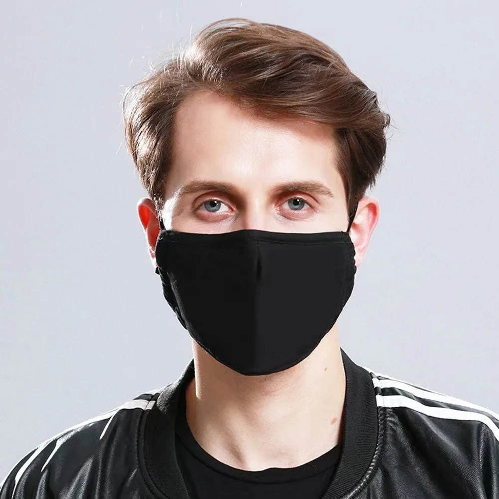 Vue détaillée des filtres remplaçables d'un masque anti-poussière réutilisable pour chantier.