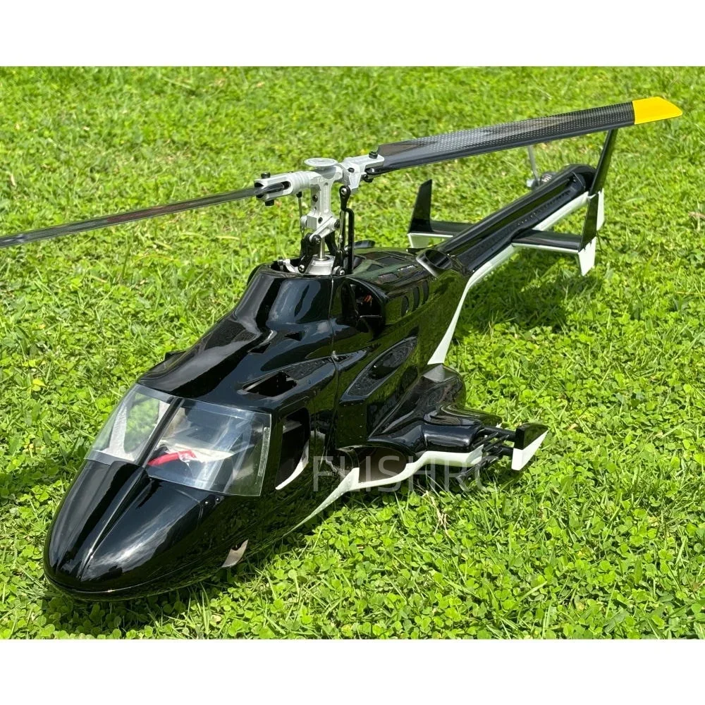 Hélicoptère RC Airwolf BNF en vol, capturant son dynamisme et sa ressemblance avec le modèle télévisé.