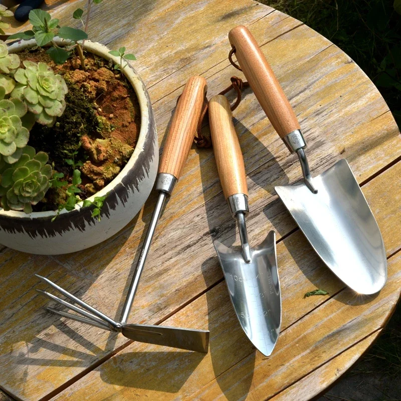Wooden handle gardening tool set, three-piece set for planting flowers, gardening gardens, outdoor household