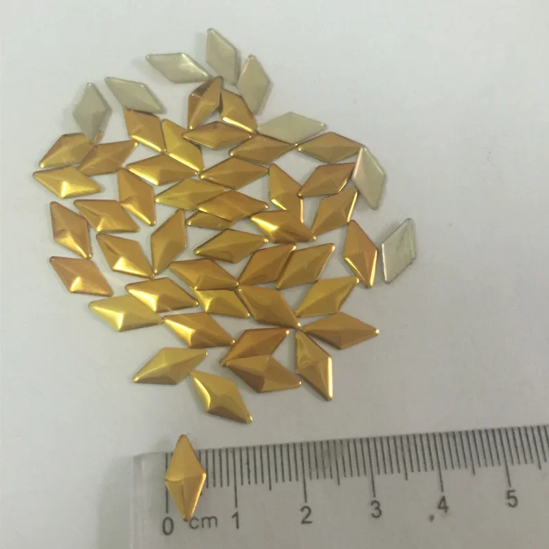 200pcs 6*12mm 골드 마름모/마름모 모양 핫 픽스 스터드 Rhinestuds FlatBack 열전달 펑크 록 스파이크 DIY에 플랫 백 아이언