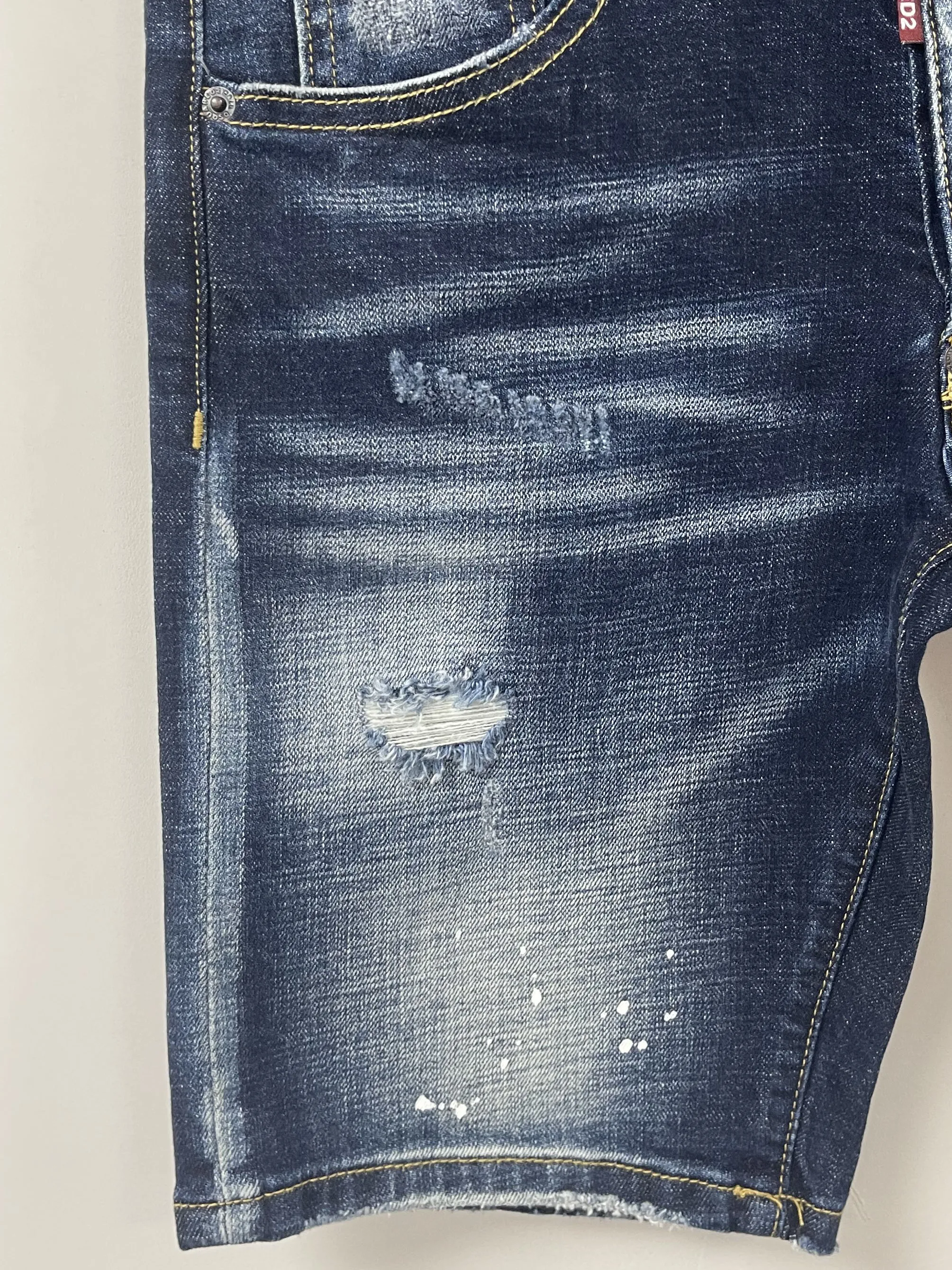 2024 Spring/Summer New D2 Jeans Trendy Men's Washed Worn Hole Patches Painted Slim Fit Blue Jeans Shorts