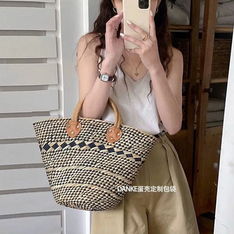 Casual Plaid Rattan Top-handle Bag Ladies Fashion Handmade Straw Bags Female Summer Beach Bamboo Woven Bags Hollow Women Handbag