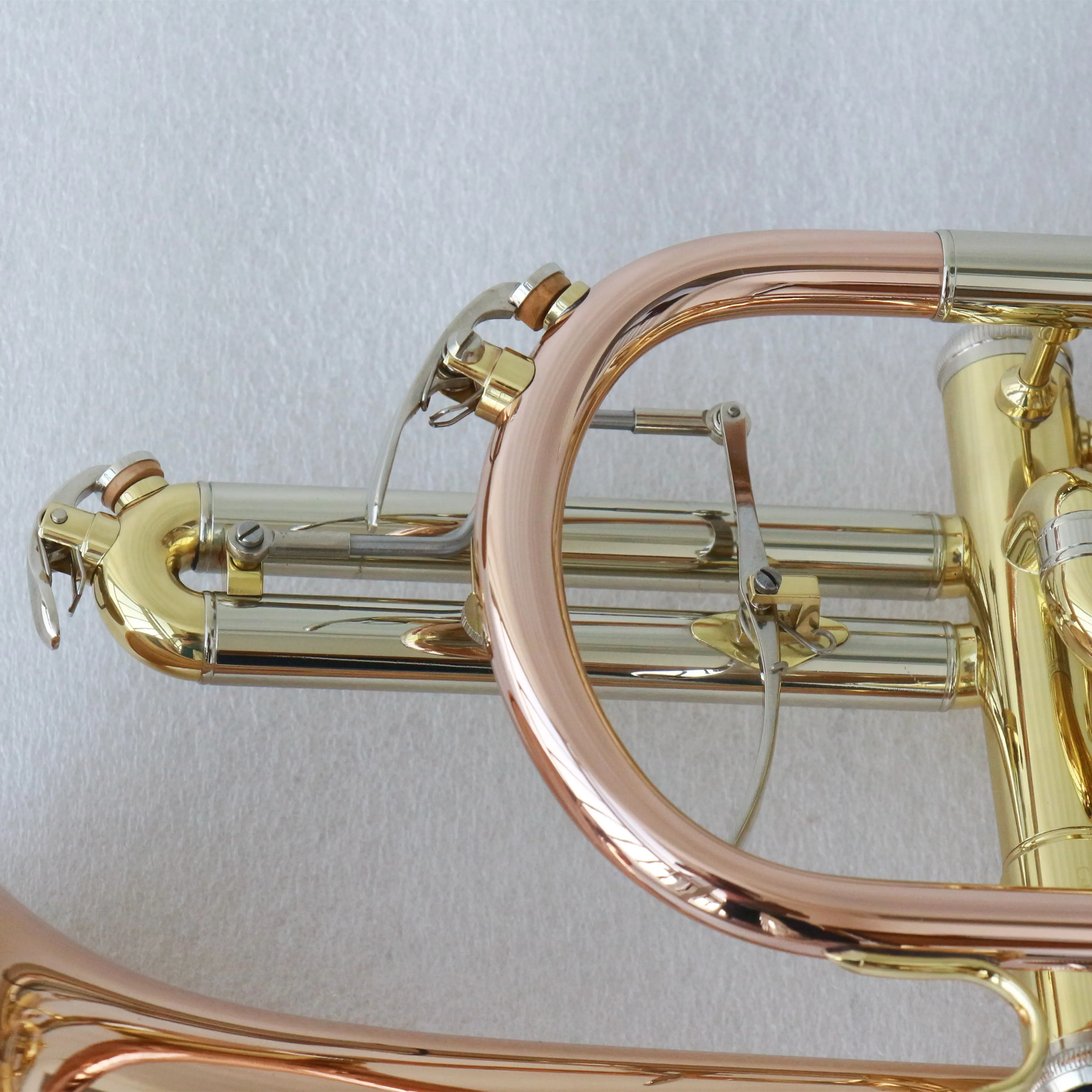 High Quality Bb Tone Cornet Instrument Brass Body Cupronickel Slides Gold Lacquer Cornet Trumpet