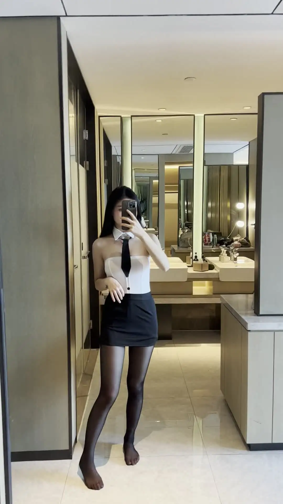 Аққұба эротикалық хатшы арық