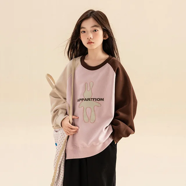 귀여운 소녀 위한 가을철 완벽한 맨투맨