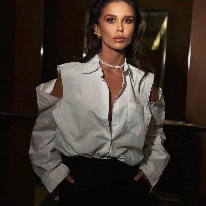 

Блузка женская с длинным рукавом, открытыми плечами, на пуговицах