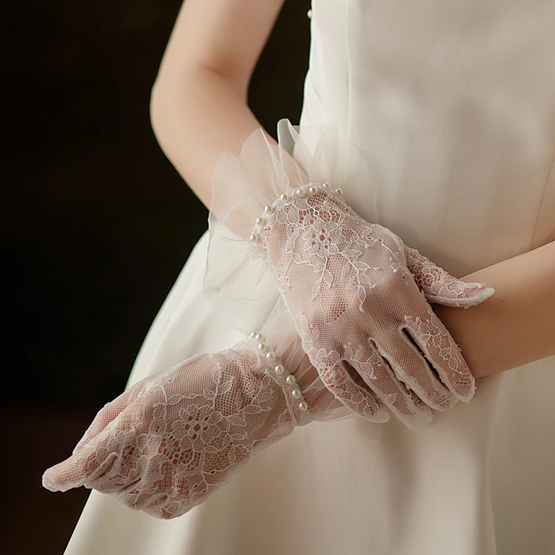 WG048 Exquisite Wedding Bridal Short White Lace Gloves Pearls