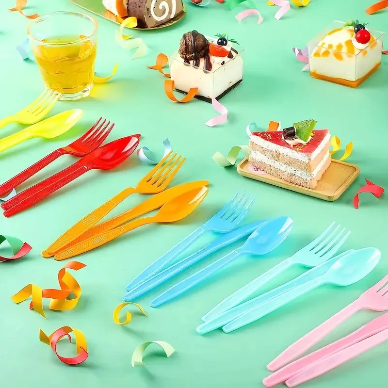 75 sets of reusable multicolor plastic cutlery knives, forks and spoons, which are very suitable for dining parties.