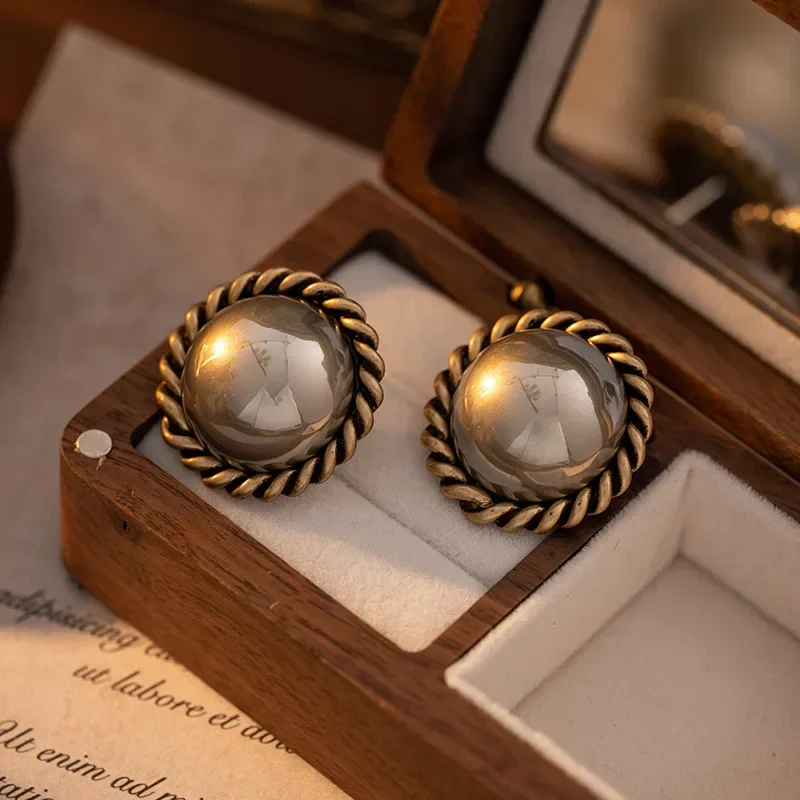 

Light luxury retro round imitation pearl earrings for women