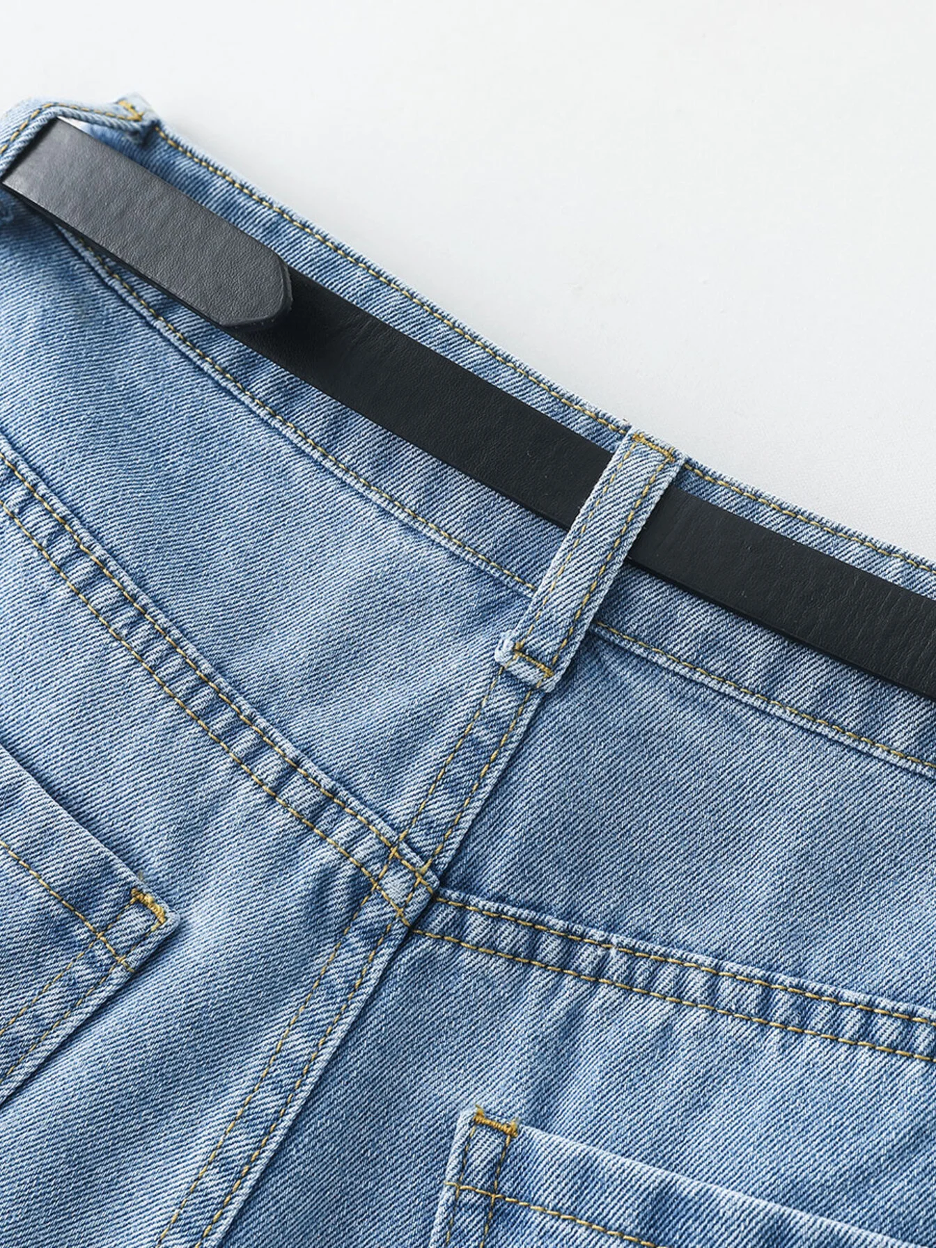 2024 summer new women's simple versatile belt denim shorts retro A-shaped silhouette denim five-minute trousers