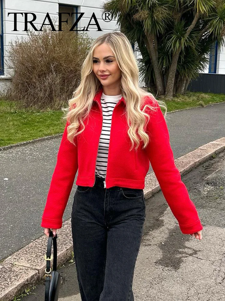 

Женский пиджак с отложным воротником, на молнии