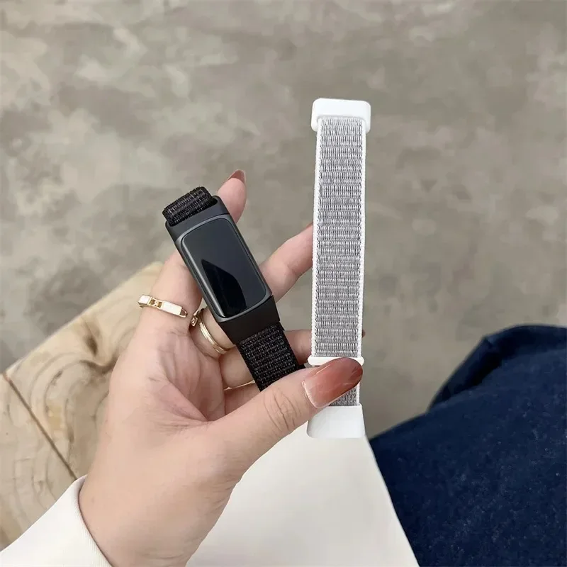 Adjustable Nylon Sport Loop Wristband - Comfortable Replacement Strap for Fitness Trackers