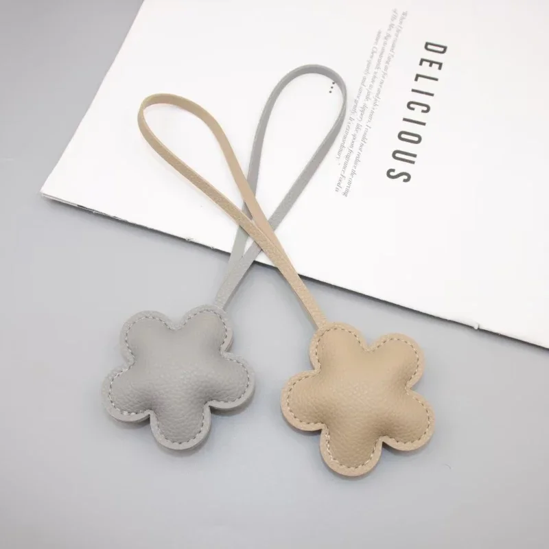 Exquisite Leather Flower Bag Pendant with Key Lanyard – Fashionable Jewelry Wholesale