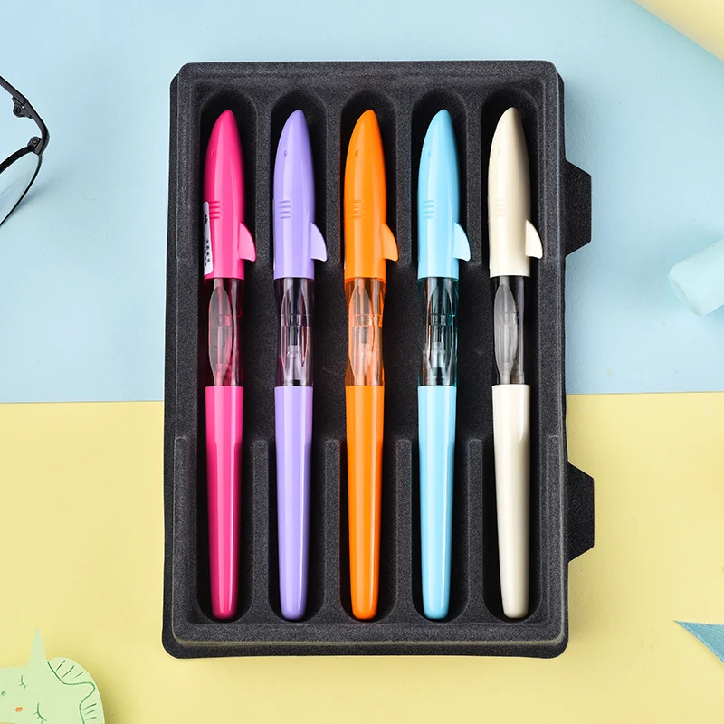 JINHAO SHAKR-pluma estilográfica de Color caramelo para niños, estudiantes, cubierta de tiburón linda, bolígrafos de tinta de 0,38mm, novedad