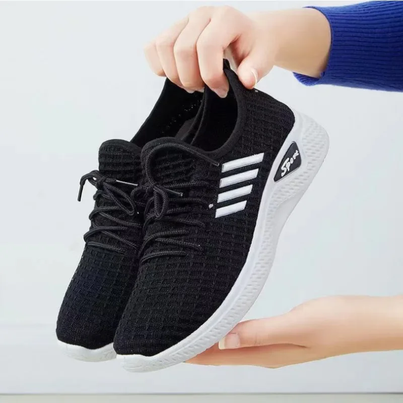 Trendy Shoes New Fly-Knit Sneakers Spring and Summer Soft Bottom Casual Mom Shoes Mesh Low-Top Running Student Shoes