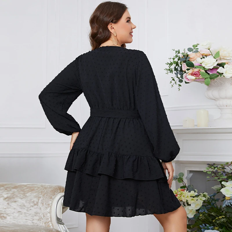 Рисунок 2 - Женское платье с поясом и V-образным вырезом