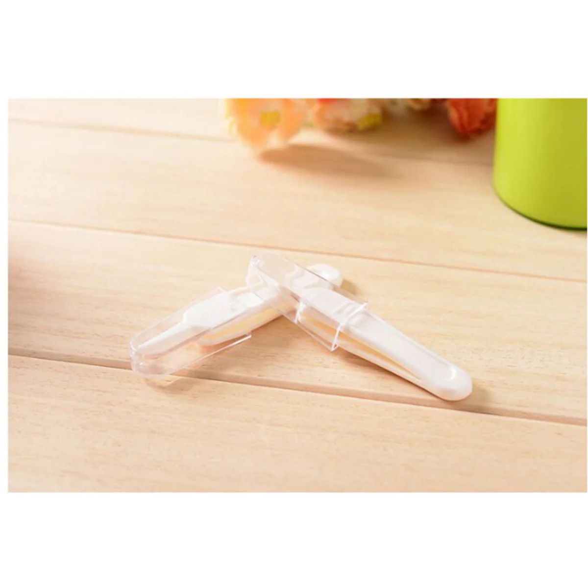 Nose Cleaning Tweezers Nasal Tweezer Cleaning Tweezers Plastic Tweezers Baby Cleaning Navel Tweezer Ear Tools Infant Nose Aspirator 2 PCS