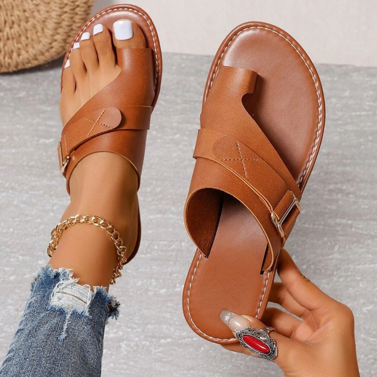 Women Sandals Outside Casual Beach Women Shoes Summer New Flats Flip Flop Sandals Walking Clip Toe Roman Buckle Ladies Slides 1