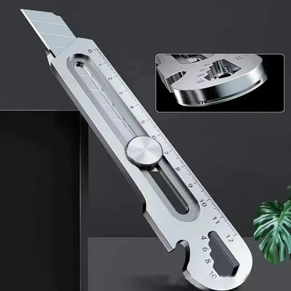 Coltello multiuso 6 in 1 in acciaio inossidabile, taglierino per ufficio, lama retrattile da 18 mm, coltello artistico, strumenti multiuso - immagine 4