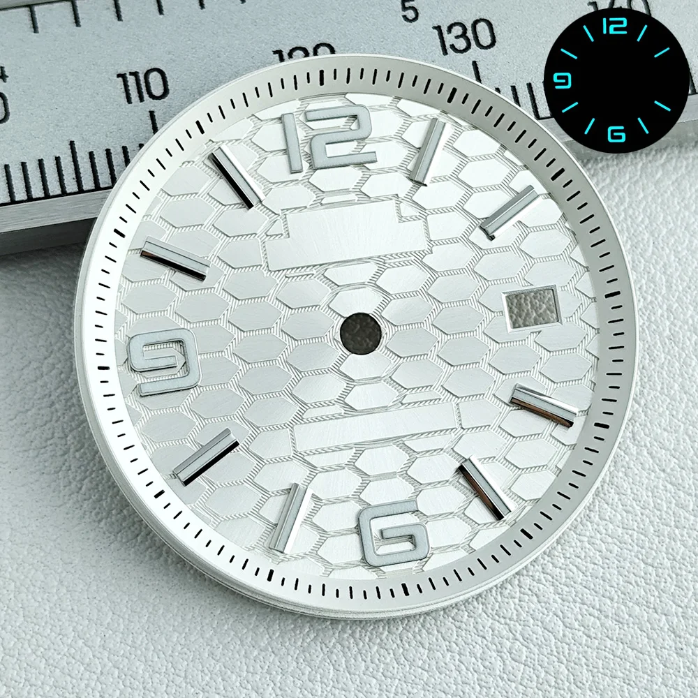 High Quality Men's Silver Case Watch with Sapphire Crystal and Full-body Mirror Dial
