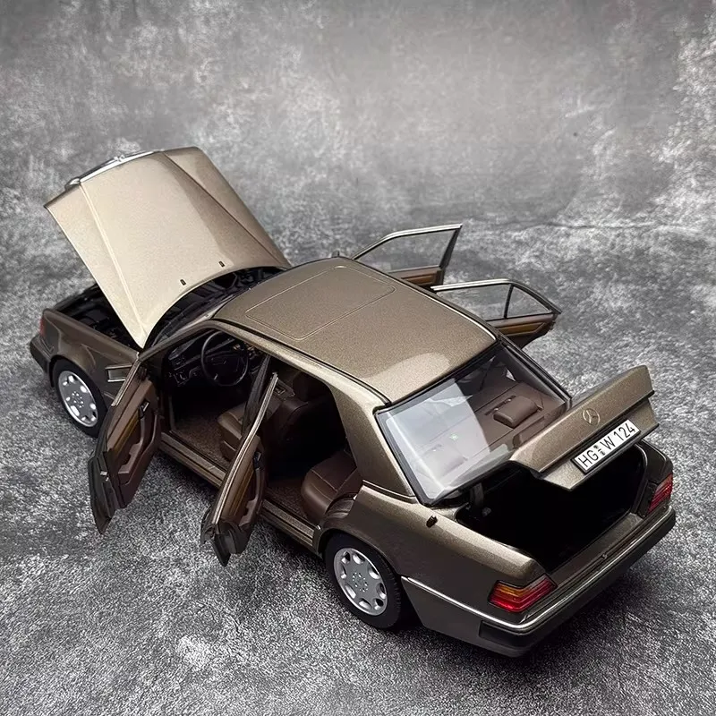 Mercedes Benz 500E (W124) bleue 1990 Norev 1/18 - Collection