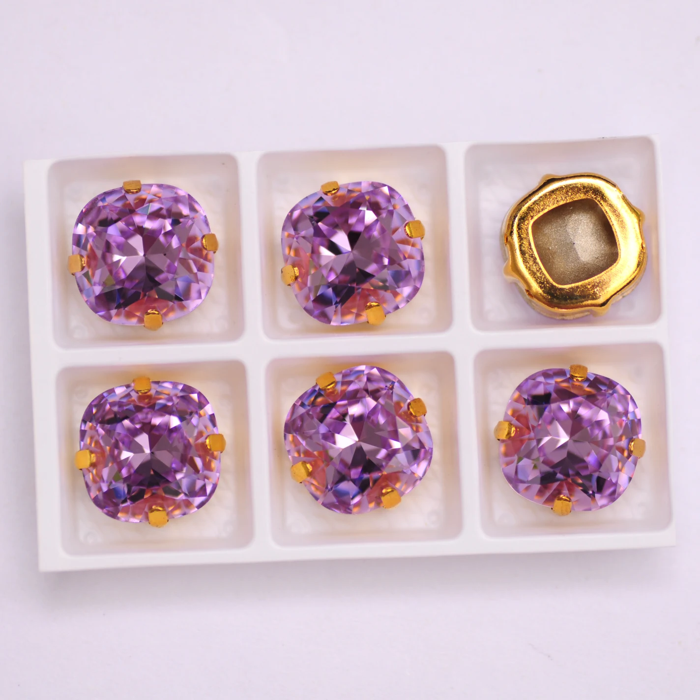 Violette K9-Glas-Kristalle mit Gold- und Silberkrallen, aufnähbare Strasssteine für Tanzkleider, Dekoration, Schmuckherstellung, Taschen. – Detail 13