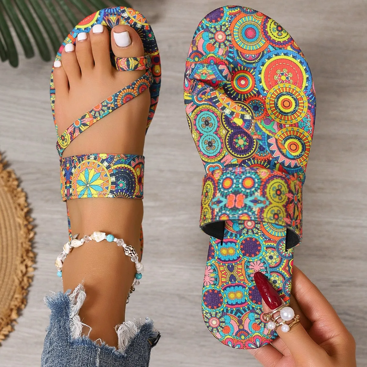 Women Sandals Women Slippers Lightweight Slippers Women Slippers Anti-slip Shoes Summer Comfortable Open Toe Sandals Big Size Light Beach Slippers Slides