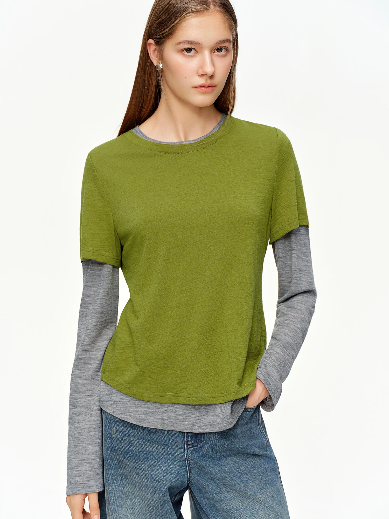 DUSHU المرأة الأخضر والرمادي المتناقضة اللون الطبقات قطعتين متماسكة تي شيرت ربيع 2026 جديد وصول موضة بلوزات طويلة الأكمام