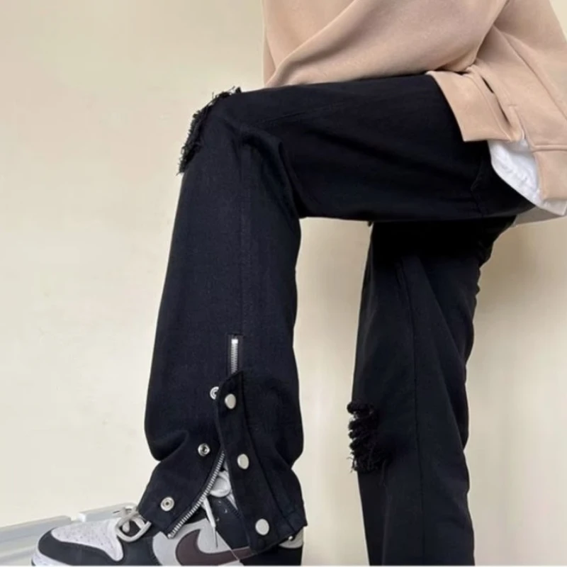 Рисунок 5 - Джинсы мужские рваные однотонные