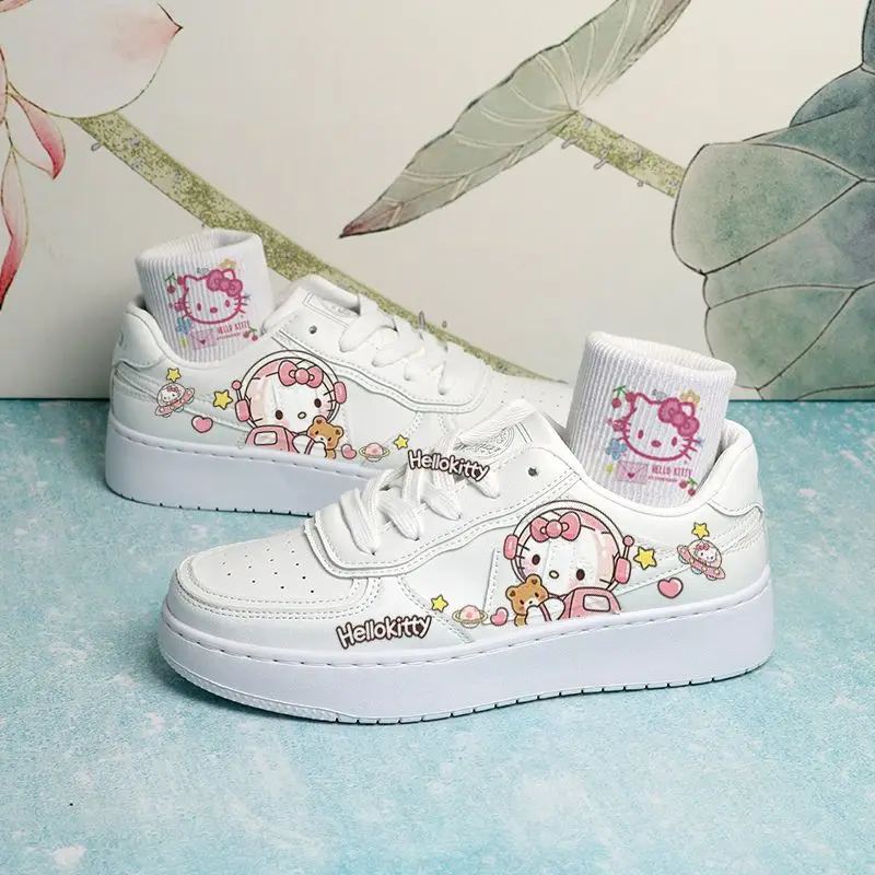 

Kawaii Sanrio, Hello Kitty маленькая белая обувь мультяшная Женская Новая Спортивная повседневная симпатичная стильная обувь для скейтборда граффити Студенческая обувь