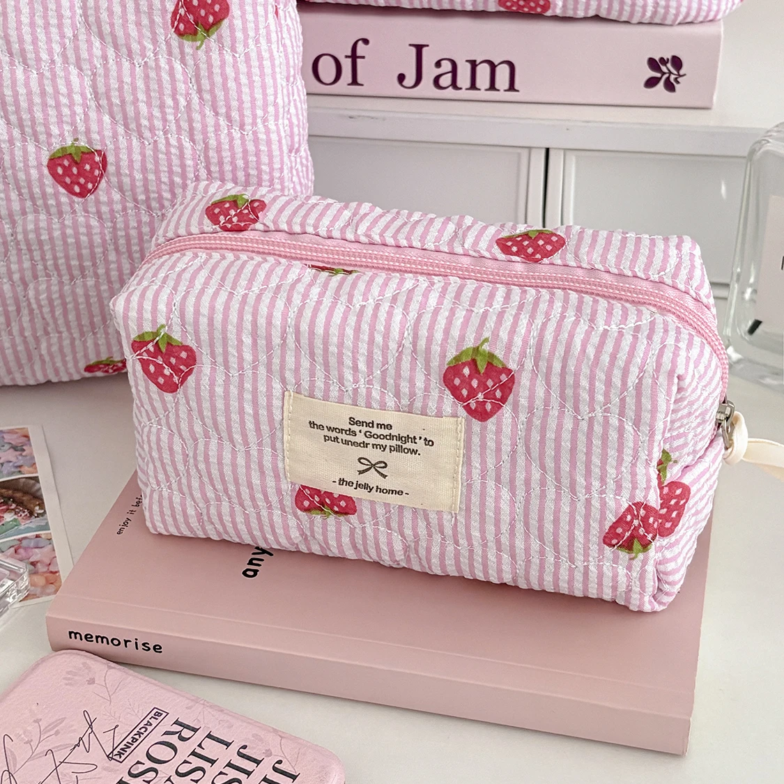 Women Cosmetic Quilted Bag Strawberry Portable Travel Toiletry Makeup Pouch 1PC