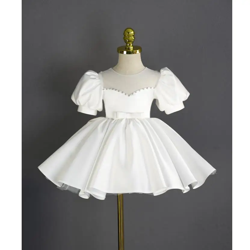 

Children's White Princess Evening Gown Bow Bead Mesh Design Wedding Birthday Baptism Party Girls Dresses For Eid Easter A2536