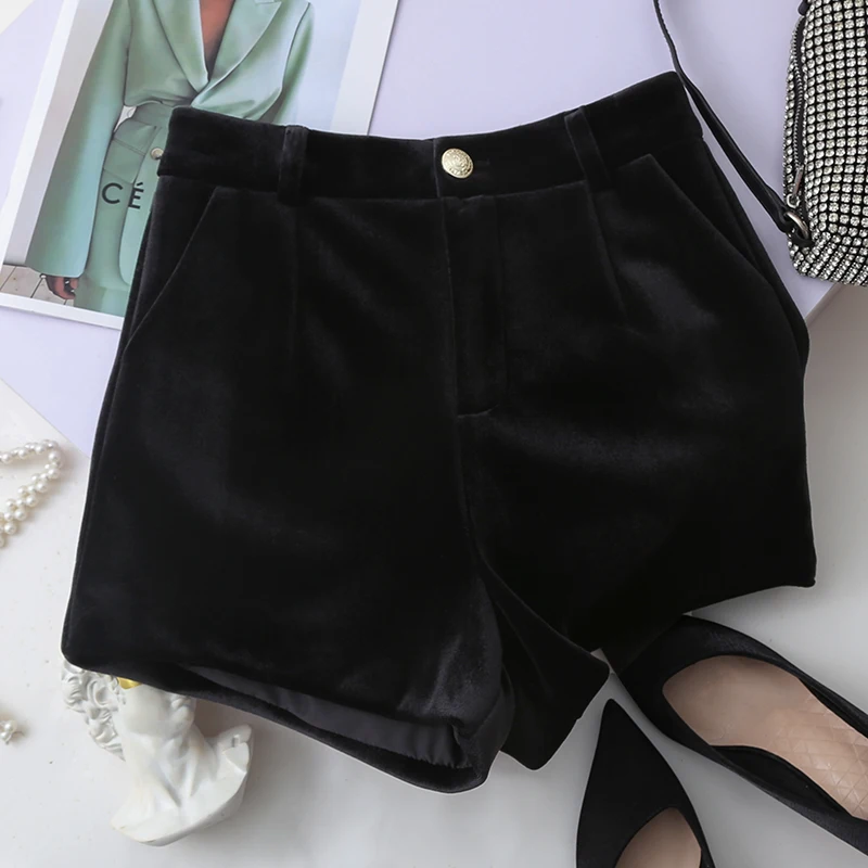 Women's Black Pleuche Shorts Outer Wear 2024 Spring Autumn and Winter New Retro High Waisted Short Pants Casual Bootcut Shorts