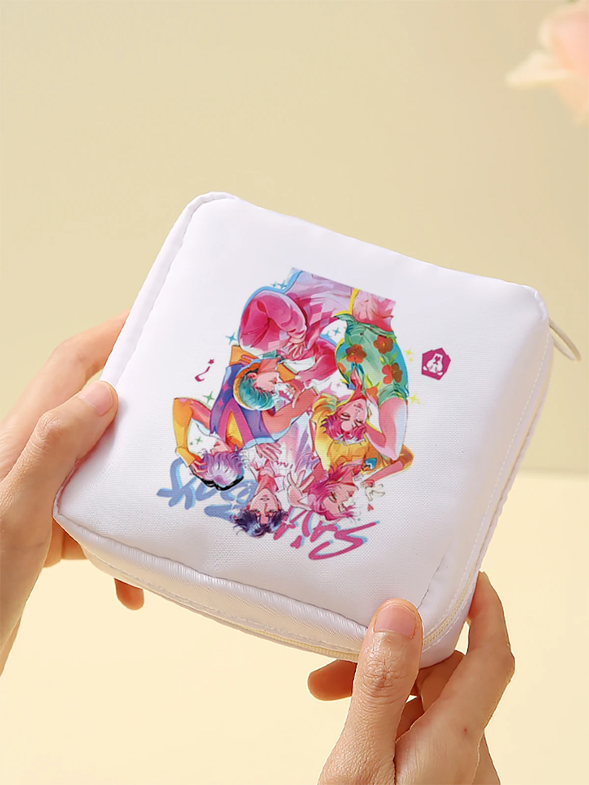 Cartoon pattern printed sanitary napkin storage bag, women's lightweight tissue bag, sanitary tissue bag