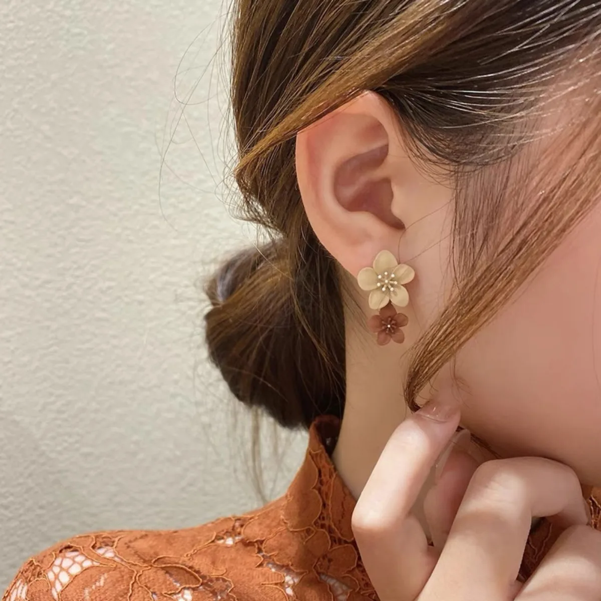Dangle earrings for women two color flower drop 2025 Korean fashion jewelry wedding party girl elegant accessories