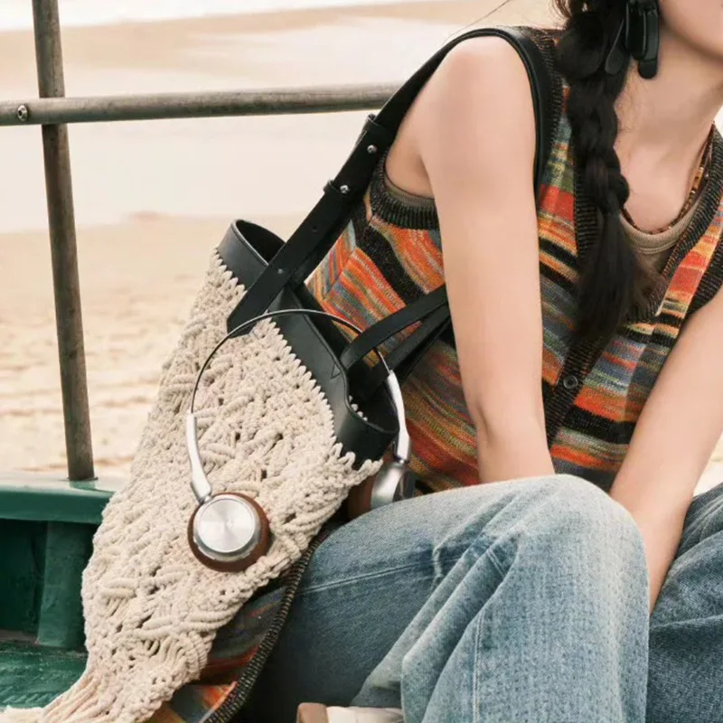 Handmade braided bag 2025 new cotton thread braided bohemian one-shoulder tassel bag fashion ladies hand-held vacation beach bag