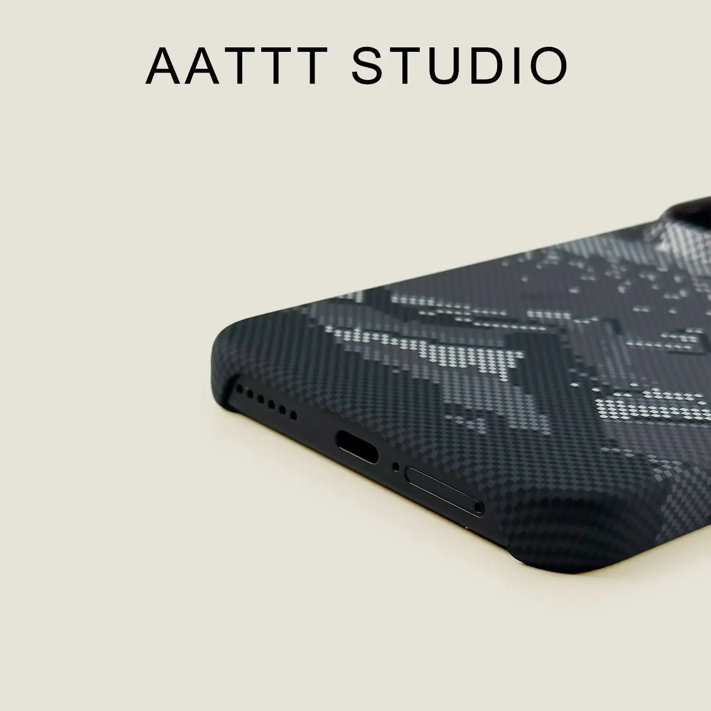 Sleek Magnetic Case with Stylish Carbon Fiber Texture