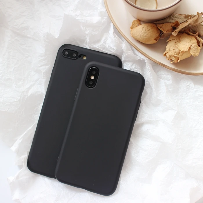 Chic Two-Tone Matte Phone Case - Sleek White & Black Design
