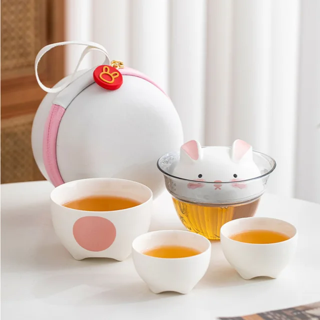 여행의 필수품: 휴대용 여행 차 세트