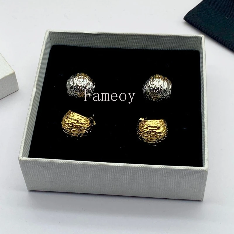 2024 Fashion Classic Geometry Women's Earrings