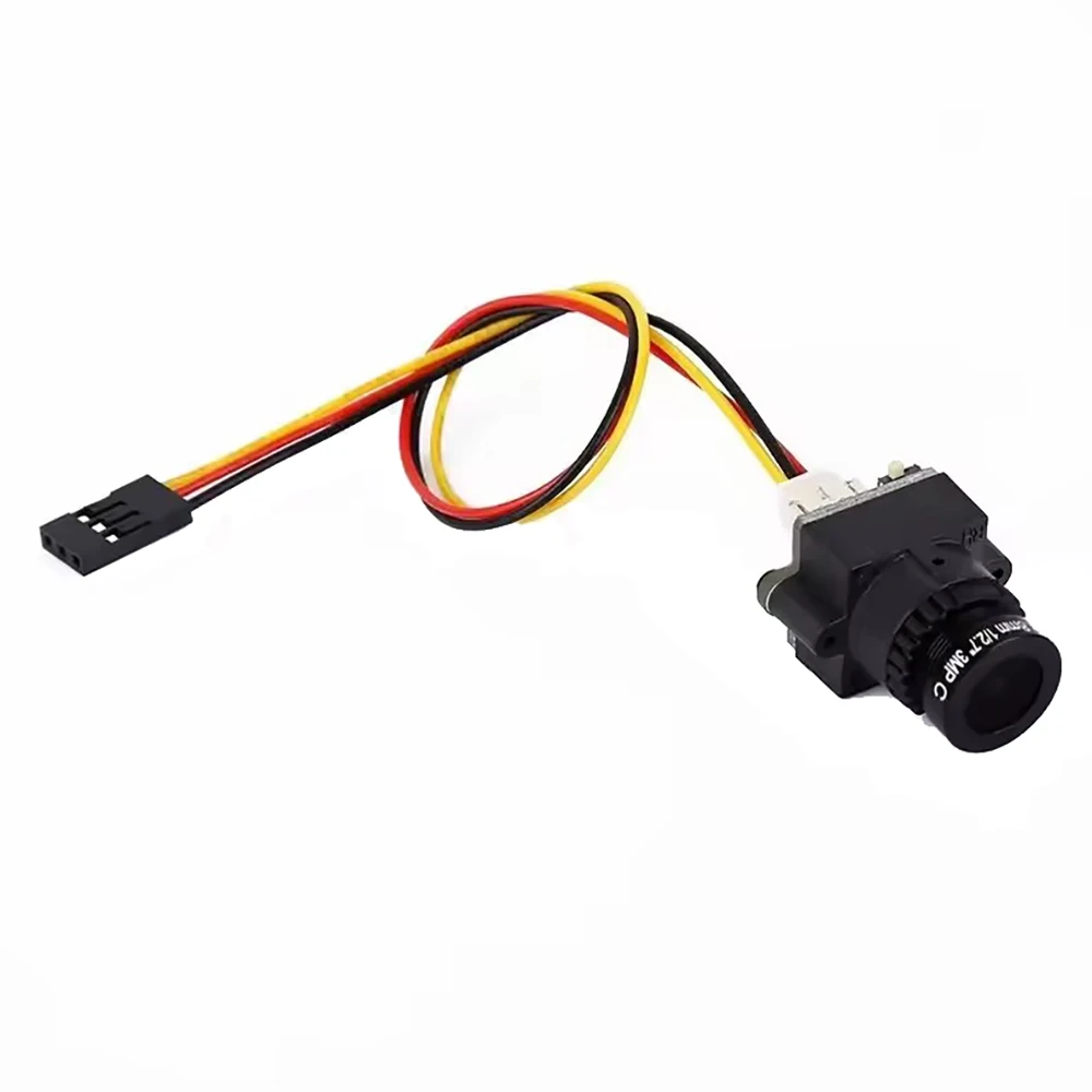 Émetteur FPV 5.8G 48CH TS5823 PRO super mini et léger installé sur un drone avec câbles branchés