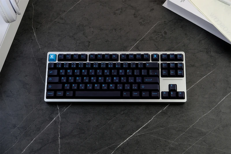 Conjunto de Teclas Preto e Azul GMK,